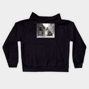 The Krazy Kat Speakeasy, 1921. Vintage Photo Kids Hoodie